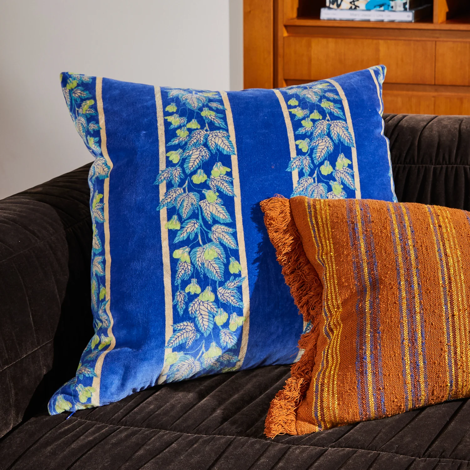 Agata Velvet Cushion - Ultramarine - Image 2