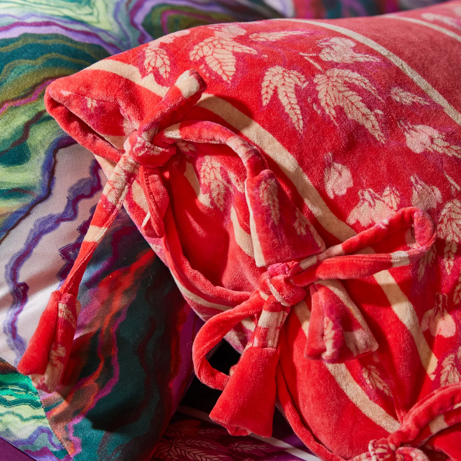Agata Velvet Lumbar Cushion - Image 3