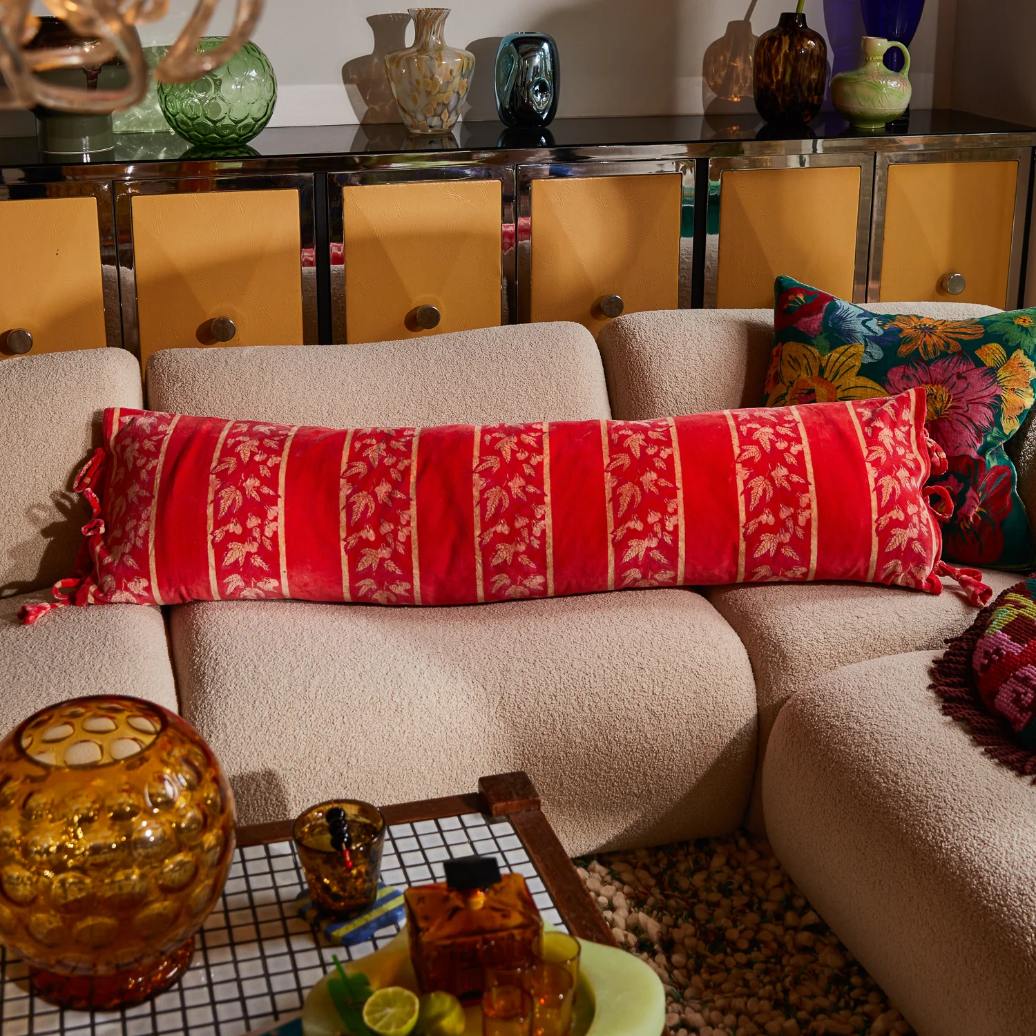 Agata Velvet Lumbar Cushion - Image 4