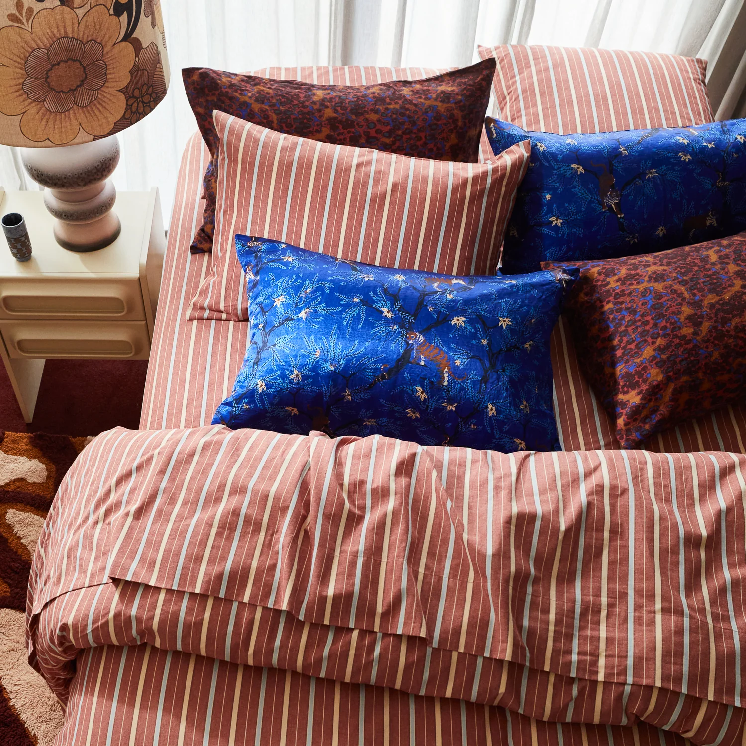 Andrea Linen-Silk Pillowcase - Ultramarine - Image 2