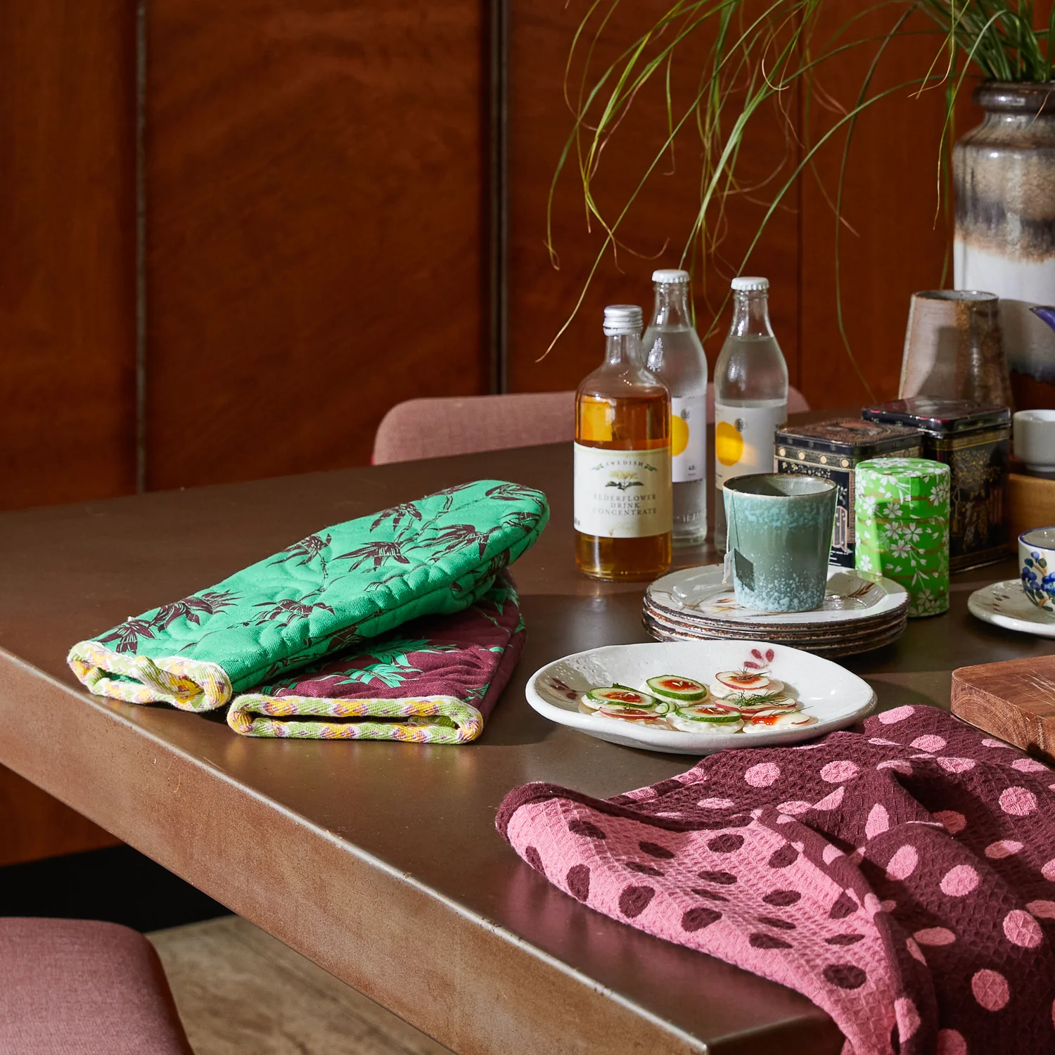 Aneta Oven Mitt Set - Image 2