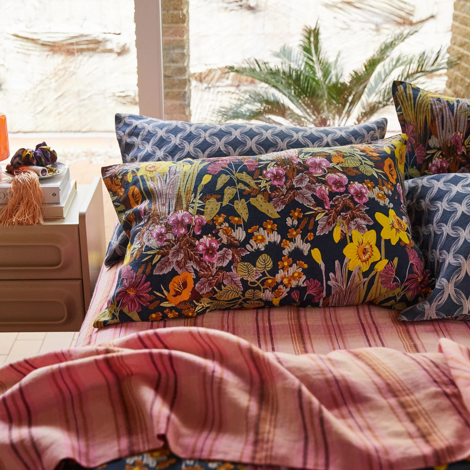 Babette Linen Pillowcase Set - Ink - Image 2