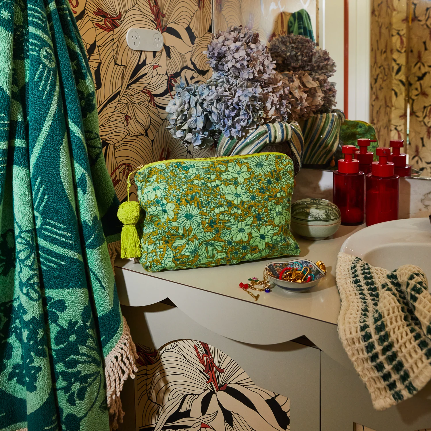 Evette Cosmetic Bag - Image 3