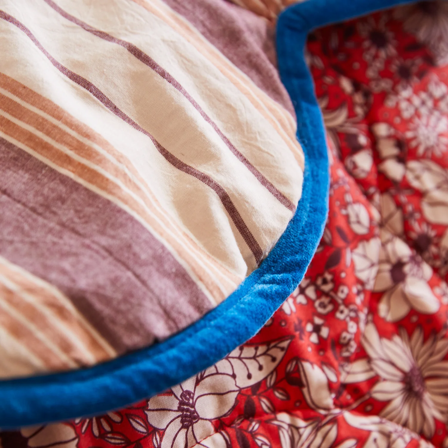 Evette Scalloped Quilted Coverlet - Image 3