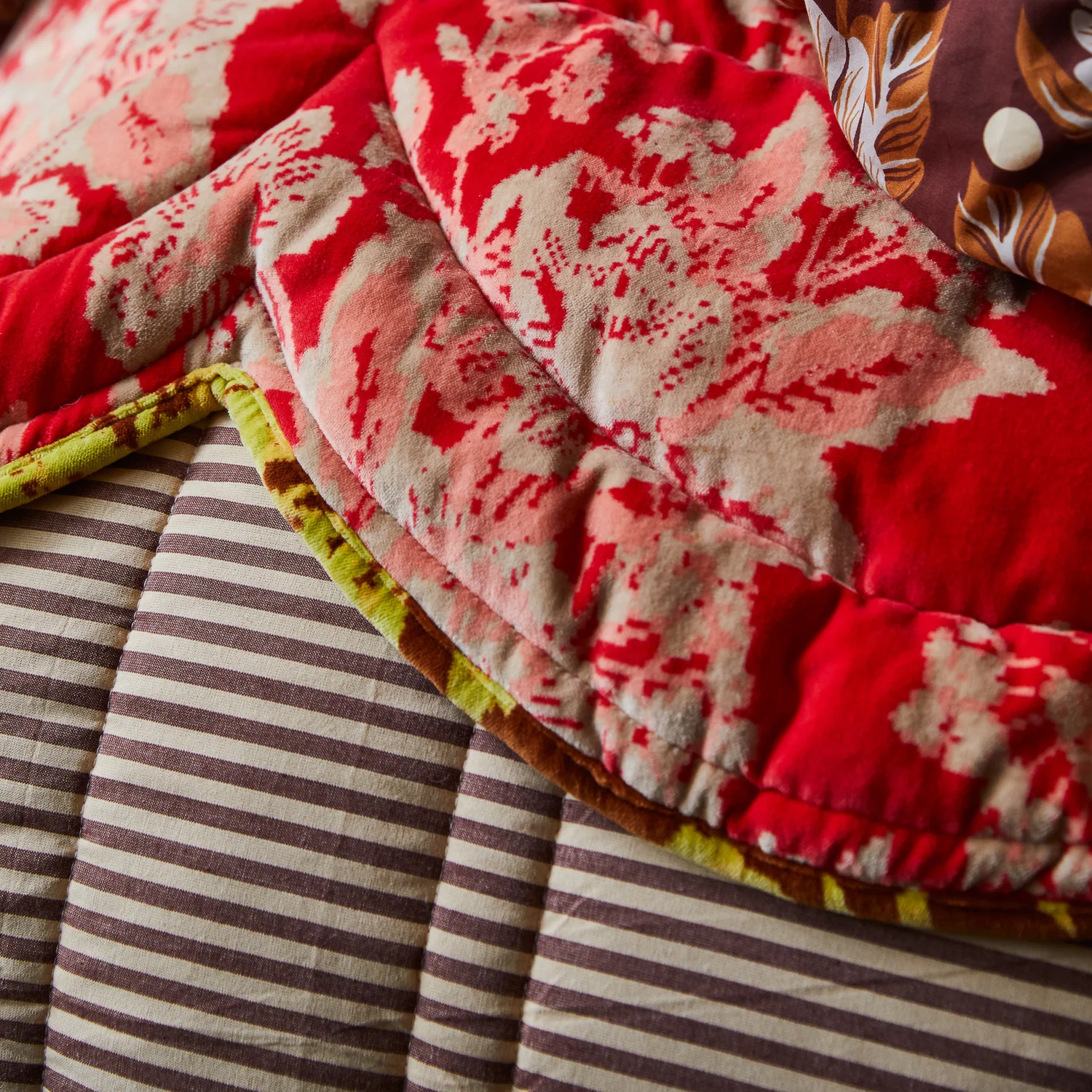 Hazel Scalloped Velvet Bedcover - Image 4