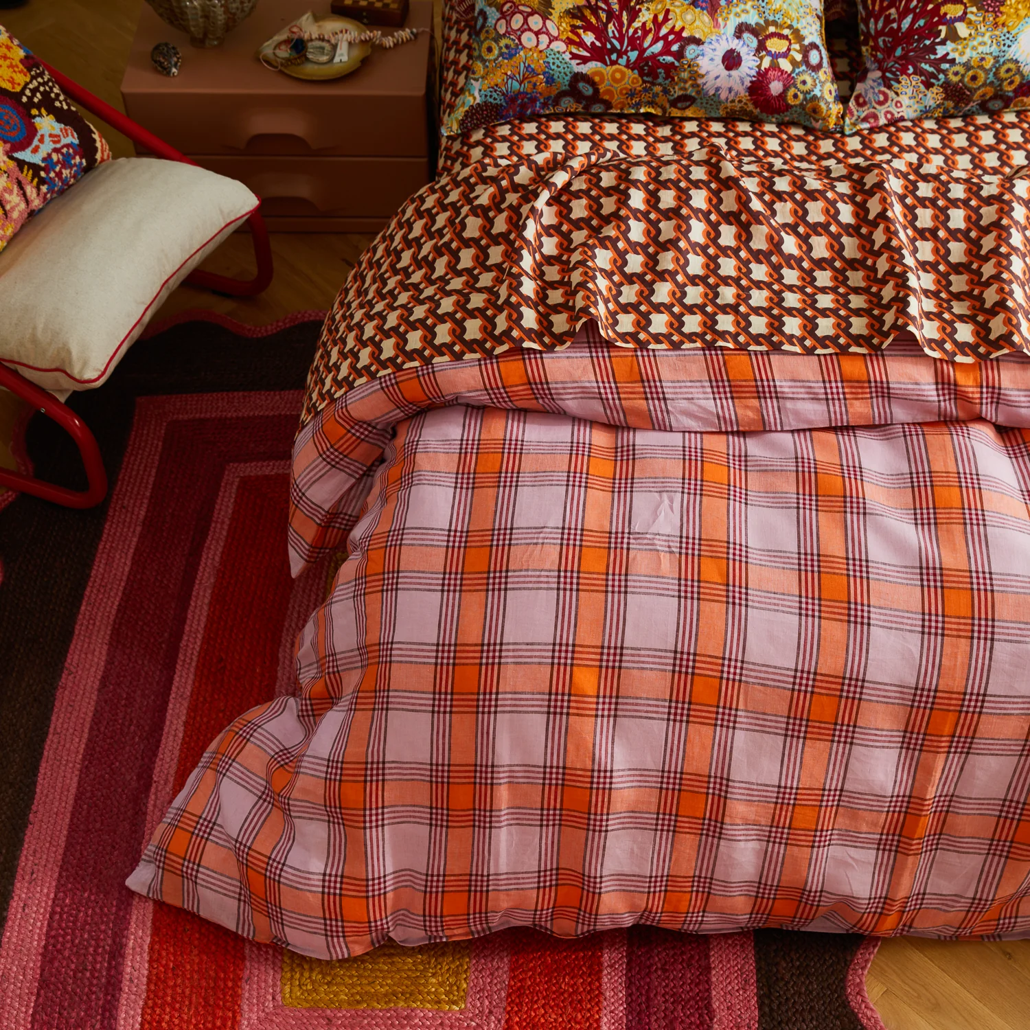 Isla Linen Quilt Cover - Vivid Coral - Image 4