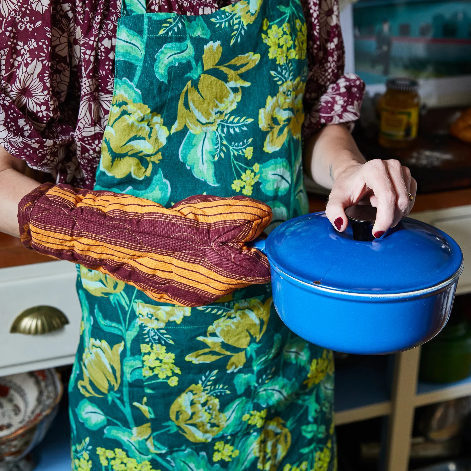 Margot Linen Apron - Image 4