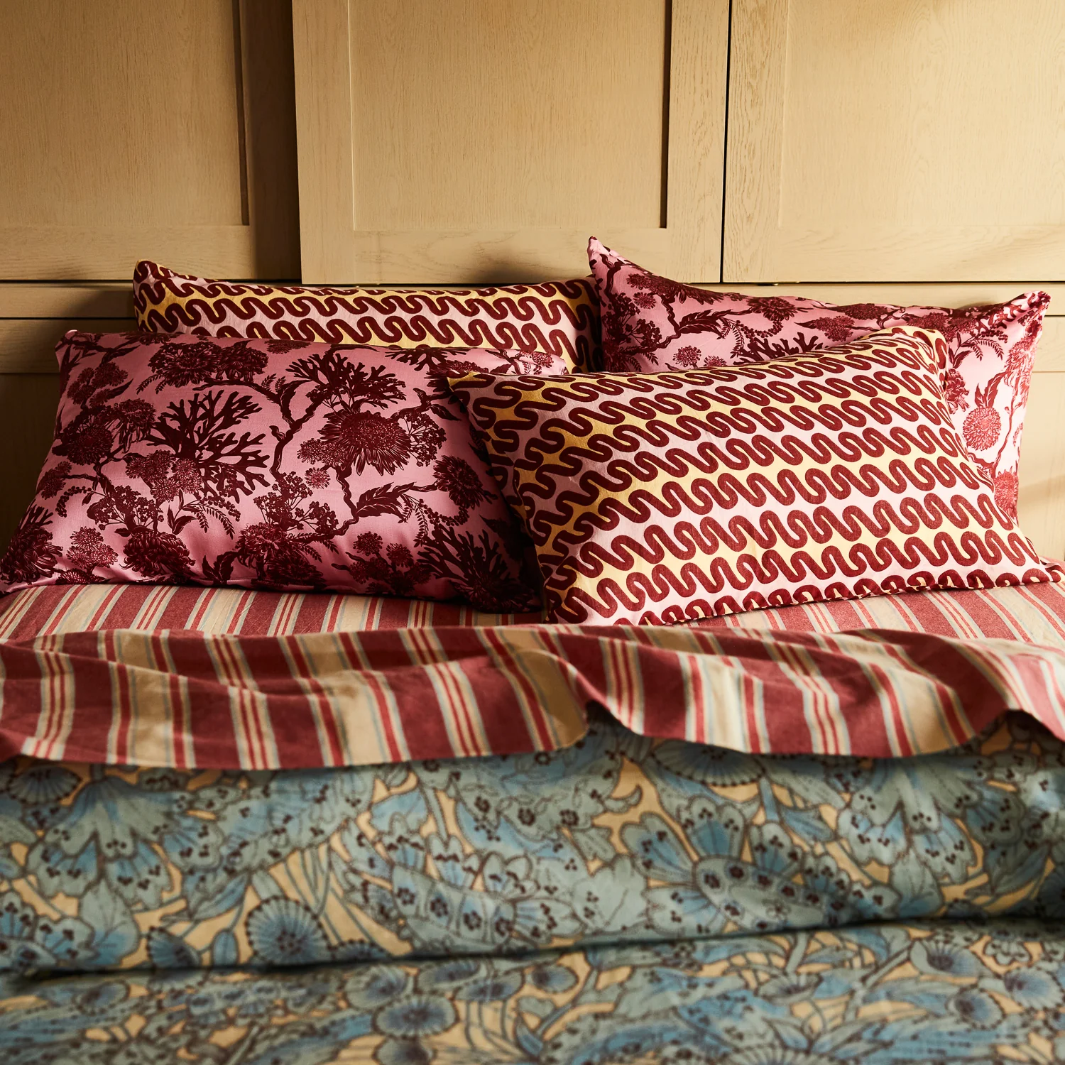 Marzia Linen Pillowcase Set - Orchid - Image 4