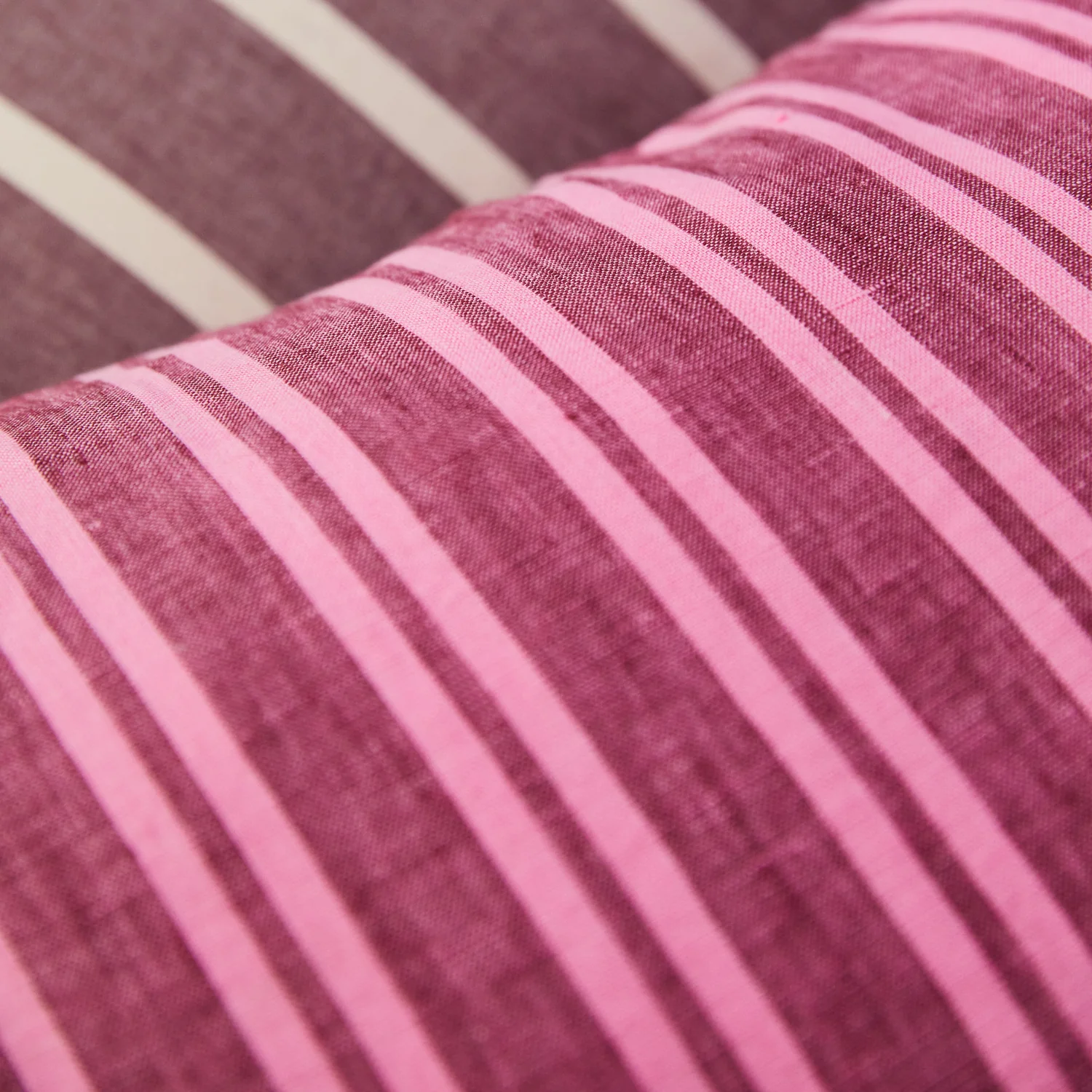 Nadine Linen Euro Pillowcase Set - Mahogany - Image 4