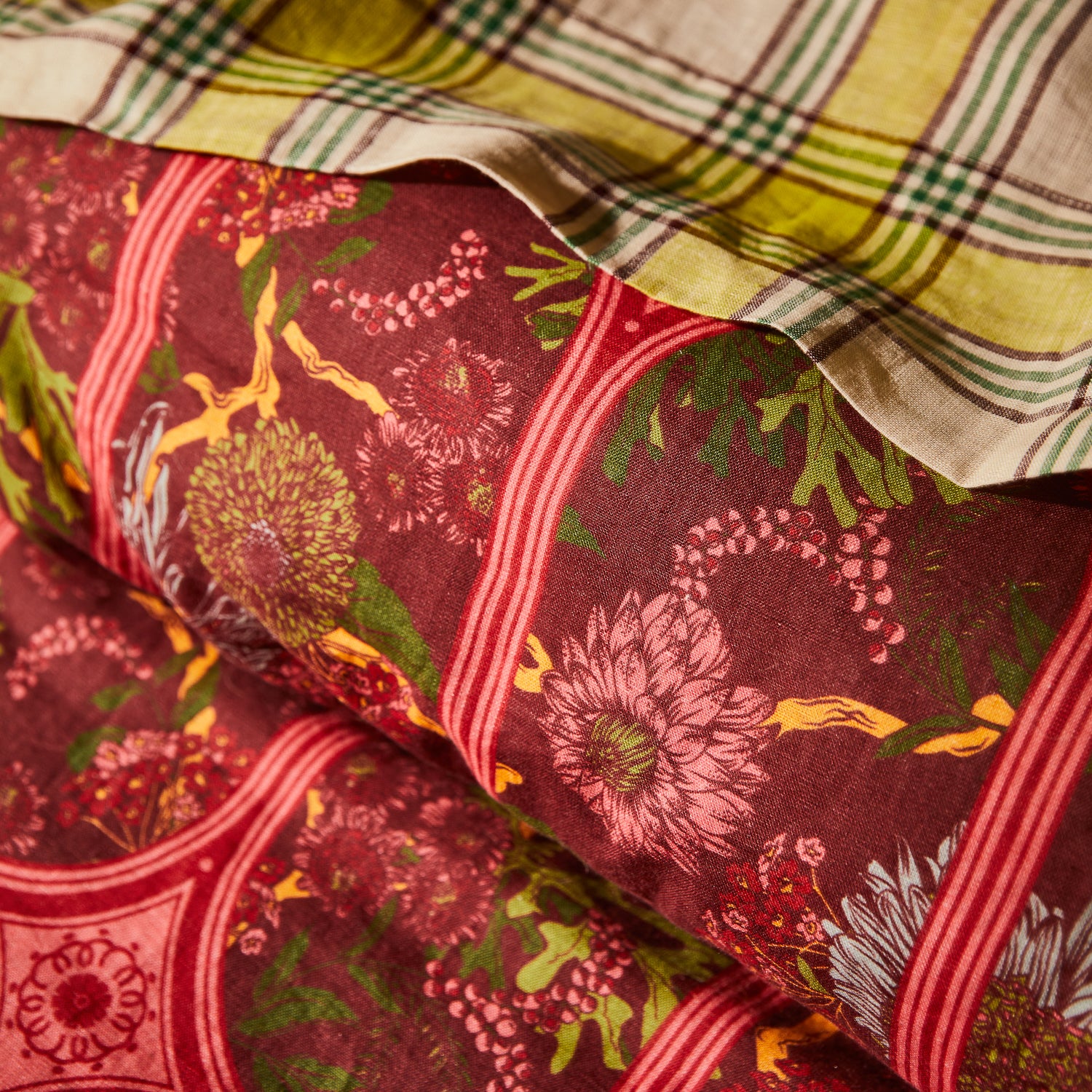 Naia Linen Quilt Cover - Garnet - Image 6