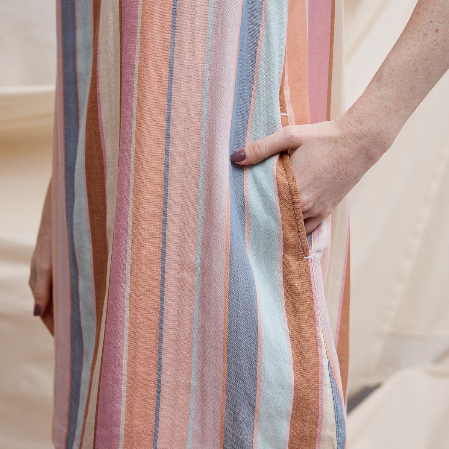 Nila Shift Dress - Image 9