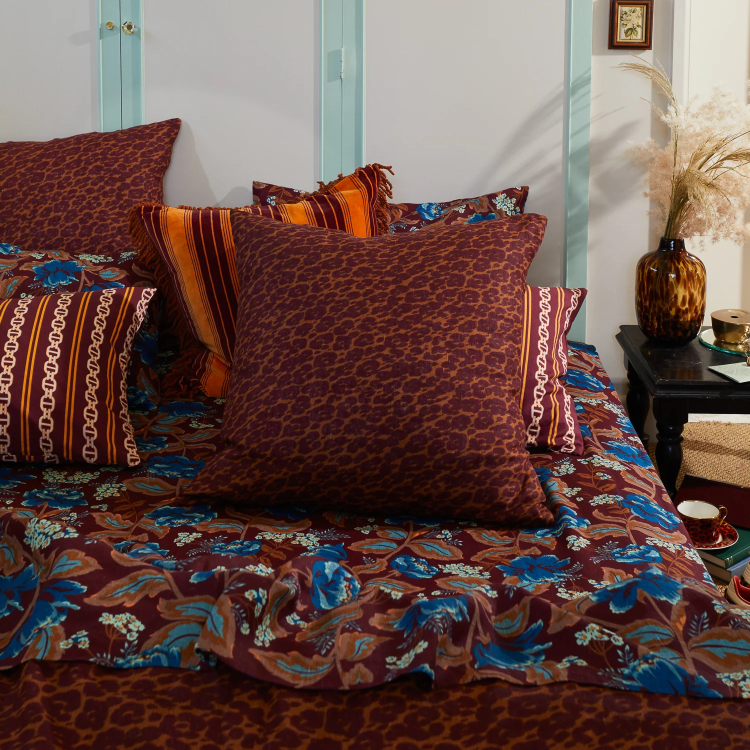 Odette Linen Euro Pillowcase Set - Image 2