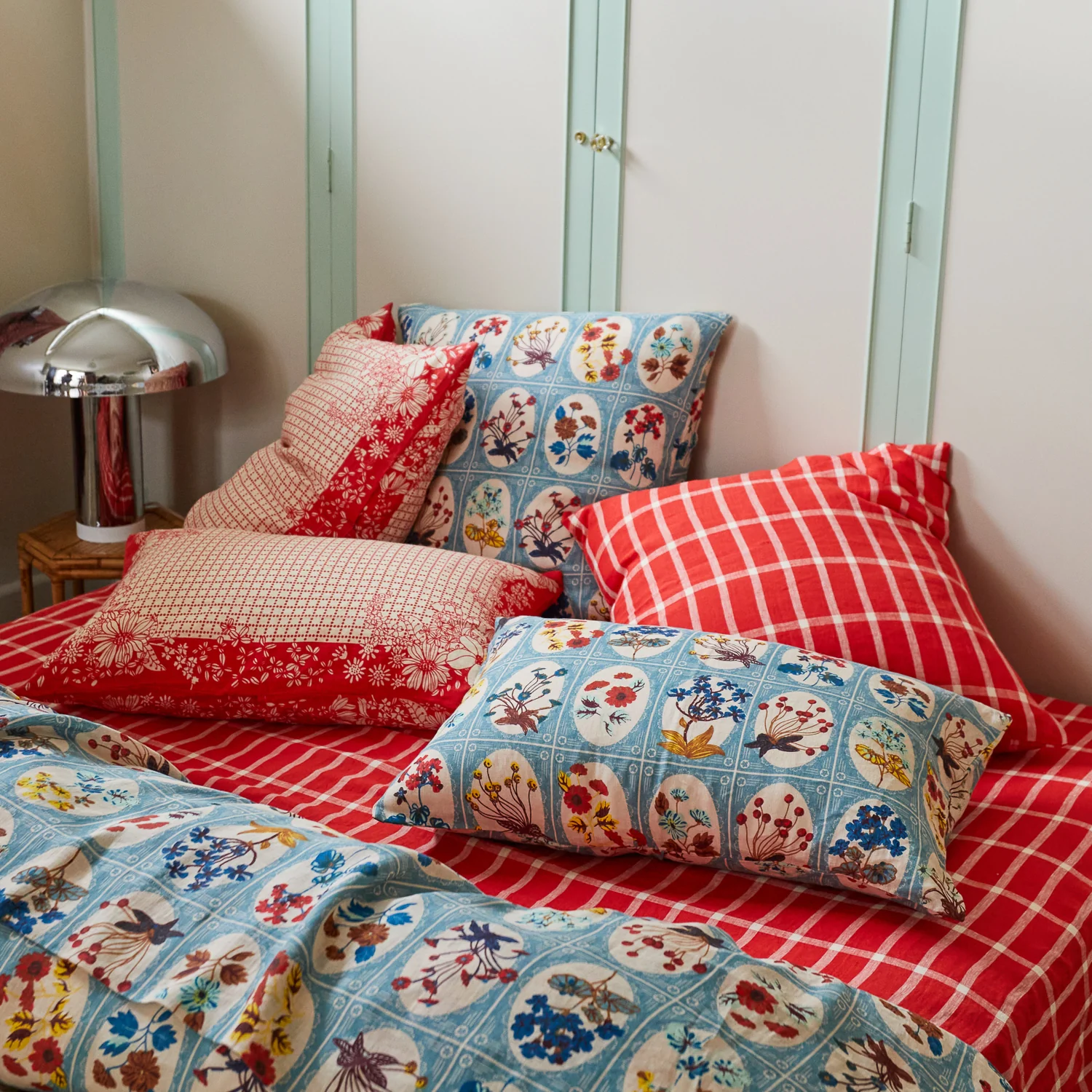Remi Linen Euro Pillowcase Set - Scarlet - Image 2